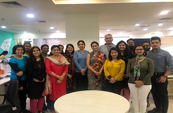 Gynecologist, Dr Aruna Kalra Steps-in to Vaidam Office to Put Some Light on Women Health