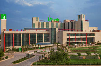 Mrs. Patricia From Nigeria Gets a Successful Bilateral Knee Replacement Surgery from FMRI, India