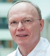 Dr. med. Axel Stang