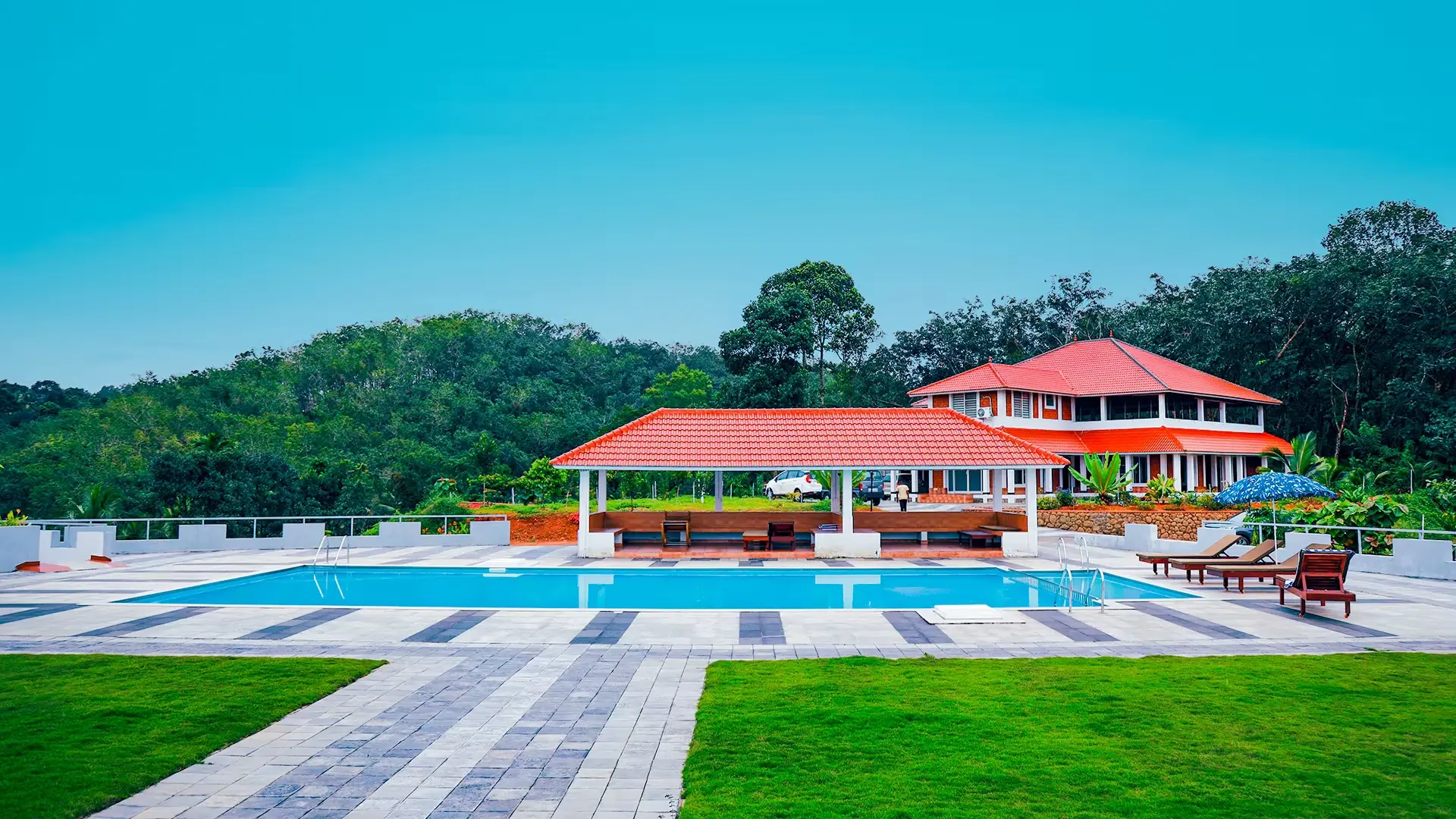 Yoga session led by Guru Yogi Shivan at Indimasi Healing Village Kerala