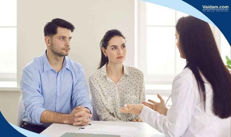 Couple consulting doctor for IVF