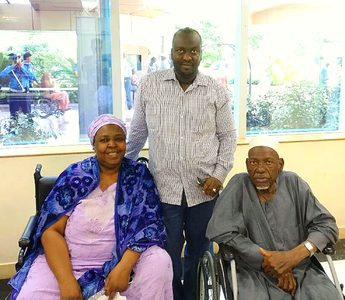 waziri_with_his_parents